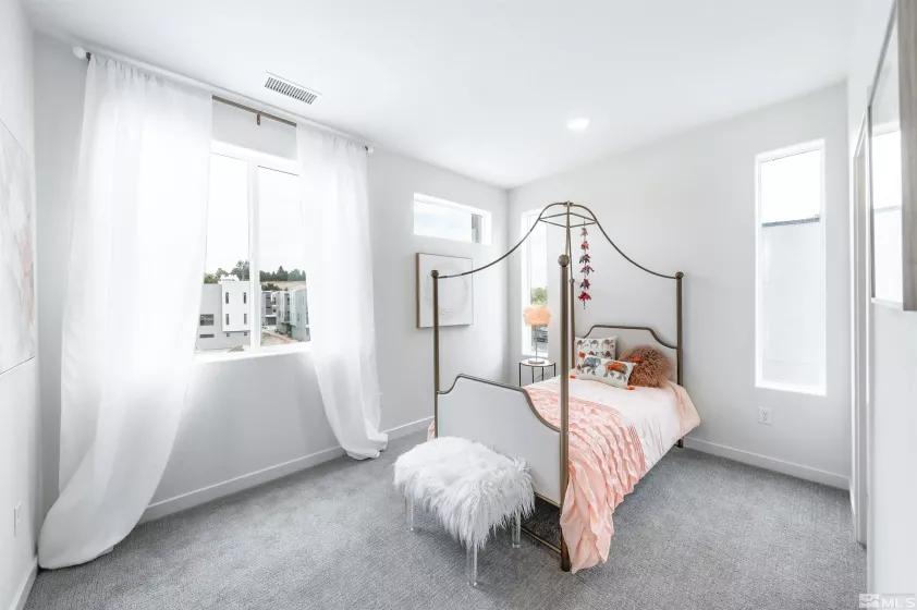 130 Rissone, Reno, Nevada 89503, 2 Bedrooms Bedrooms, ,4 BathroomsBathrooms,Residential,Residential,Rissone,250001311