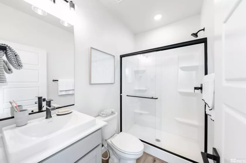 130 Rissone, Reno, Nevada 89503, 2 Bedrooms Bedrooms, ,4 BathroomsBathrooms,Residential,Residential,Rissone,250001311