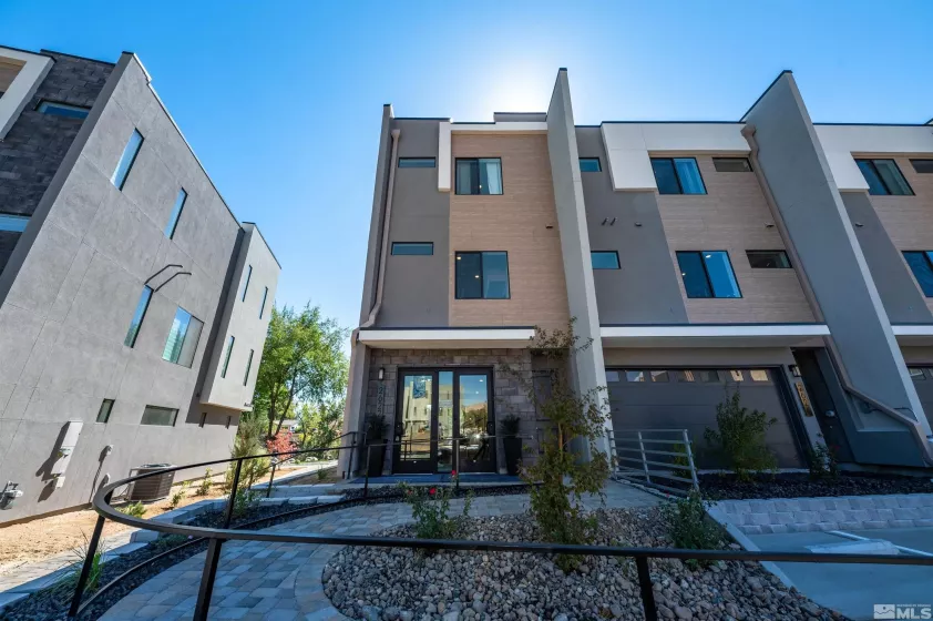 130 Rissone, Reno, Nevada 89503, 2 Bedrooms Bedrooms, ,4 BathroomsBathrooms,Residential,Residential,Rissone,250001311