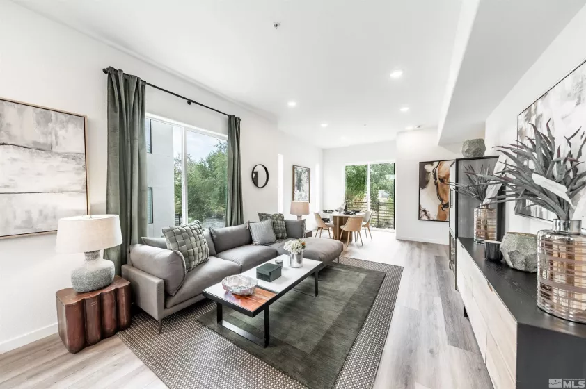 130 Rissone, Reno, Nevada 89503, 2 Bedrooms Bedrooms, ,4 BathroomsBathrooms,Residential,Residential,Rissone,250001311