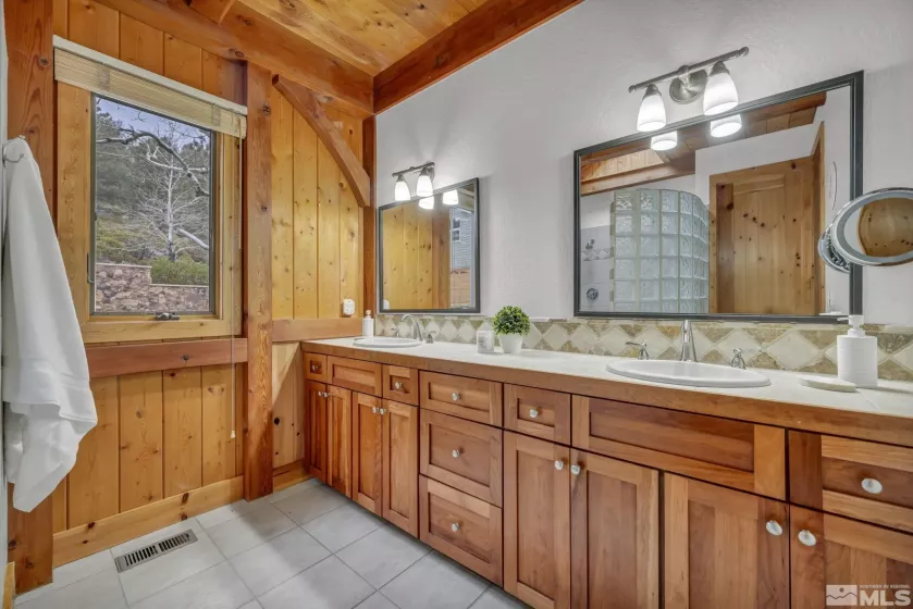54 Bennington, Reno, Nevada 89511, 4 Bedrooms Bedrooms, ,4 BathroomsBathrooms,Residential,Residential,Bennington,240015507