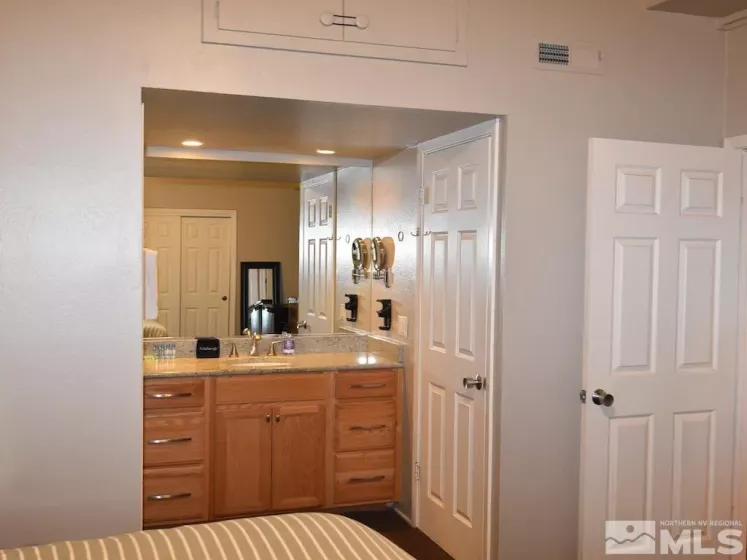 121 Juanita, Incline Village, Nevada 89451, 1 Bedroom Bedrooms, ,1 BathroomBathrooms,Residential,Residential,Juanita,240015304