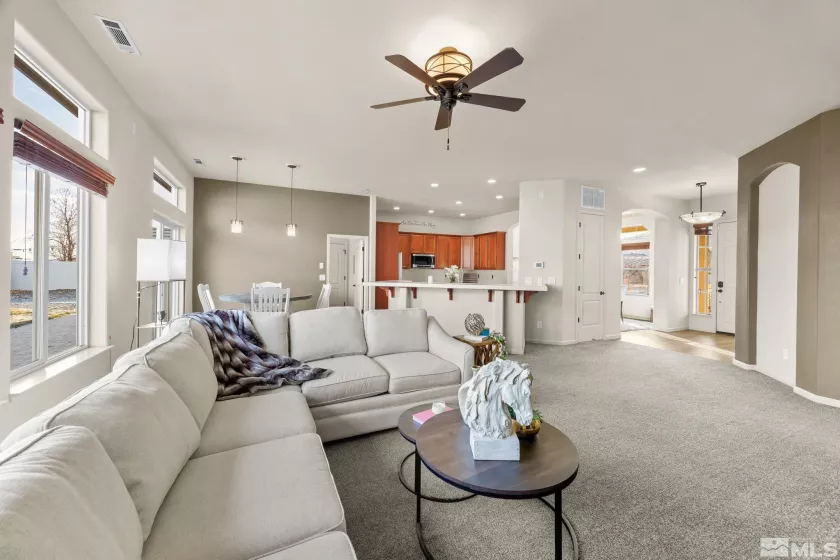 12040 Anthem, Sparks, Nevada 89441, 4 Bedrooms Bedrooms, ,3 BathroomsBathrooms,Residential,Residential,Anthem,240015297