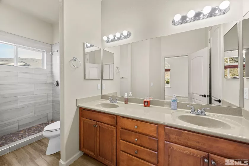 12040 Anthem, Sparks, Nevada 89441, 4 Bedrooms Bedrooms, ,3 BathroomsBathrooms,Residential,Residential,Anthem,240015297