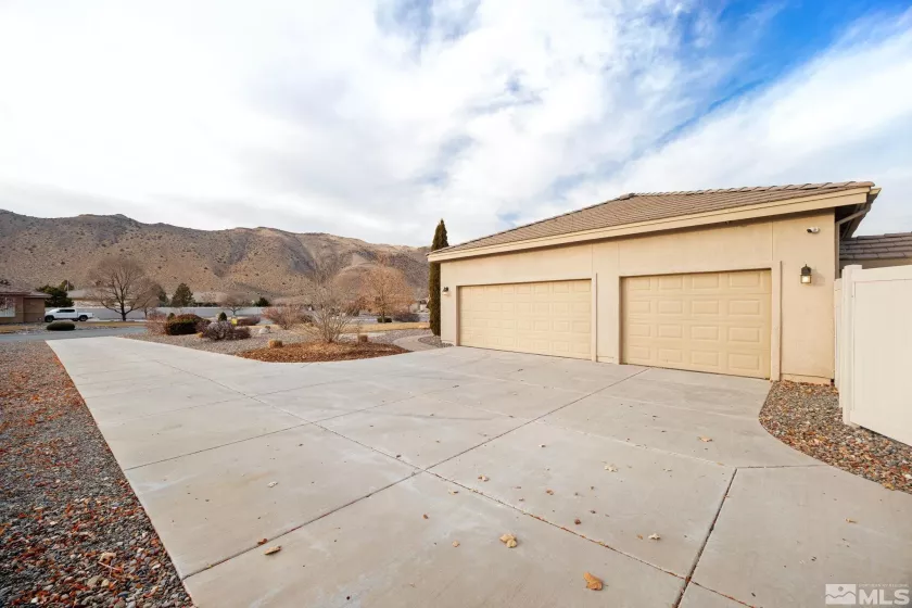 12040 Anthem, Sparks, Nevada 89441, 4 Bedrooms Bedrooms, ,3 BathroomsBathrooms,Residential,Residential,Anthem,240015297
