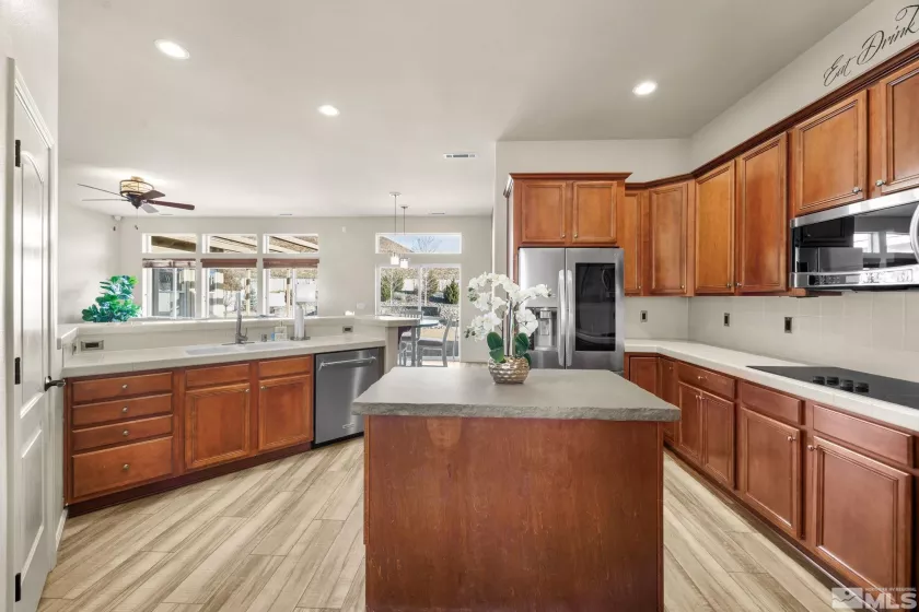 12040 Anthem, Sparks, Nevada 89441, 4 Bedrooms Bedrooms, ,3 BathroomsBathrooms,Residential,Residential,Anthem,240015297