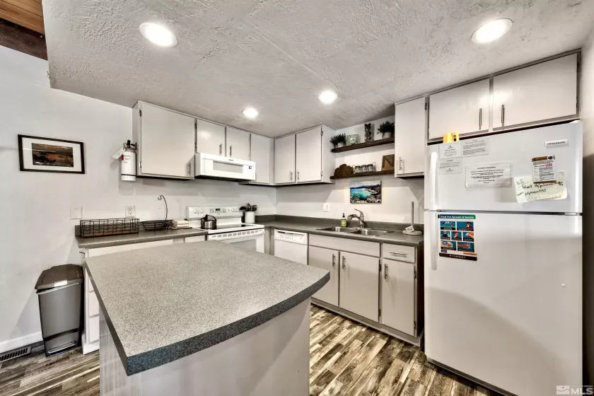 46 Chalet, Stateline, Nevada 89449, 4 Bedrooms Bedrooms, ,3 BathroomsBathrooms,Residential,Residential,Chalet,240014729