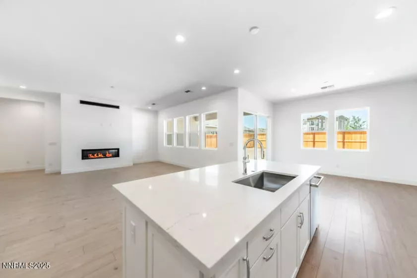 7525 Carpathia, Sparks, Nevada 89436, 4 Bedrooms Bedrooms, ,3 BathroomsBathrooms,Residential,Residential,Carpathia,240014727
