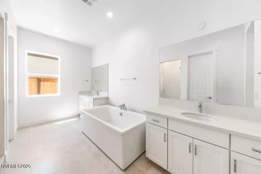 7525 Carpathia, Sparks, Nevada 89436, 4 Bedrooms Bedrooms, ,3 BathroomsBathrooms,Residential,Residential,Carpathia,240014727