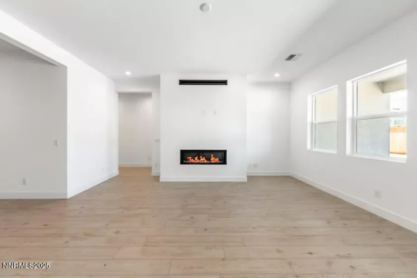 7525 Carpathia, Sparks, Nevada 89436, 4 Bedrooms Bedrooms, ,3 BathroomsBathrooms,Residential,Residential,Carpathia,240014727
