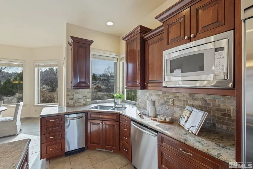 1850 Foothill, Reno, Nevada 89511, 5 Bedrooms Bedrooms, ,4 BathroomsBathrooms,Residential,Residential,Foothill,240014598