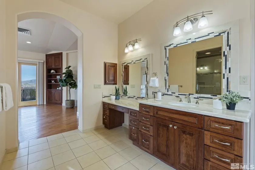 1850 Foothill, Reno, Nevada 89511, 5 Bedrooms Bedrooms, ,4 BathroomsBathrooms,Residential,Residential,Foothill,240014598