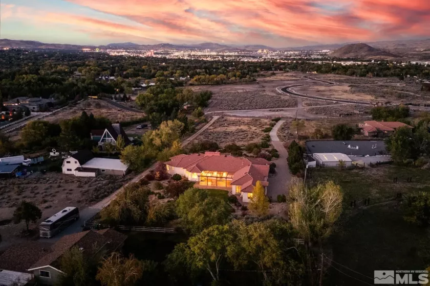 1850 Foothill, Reno, Nevada 89511, 5 Bedrooms Bedrooms, ,4 BathroomsBathrooms,Residential,Residential,Foothill,240014598