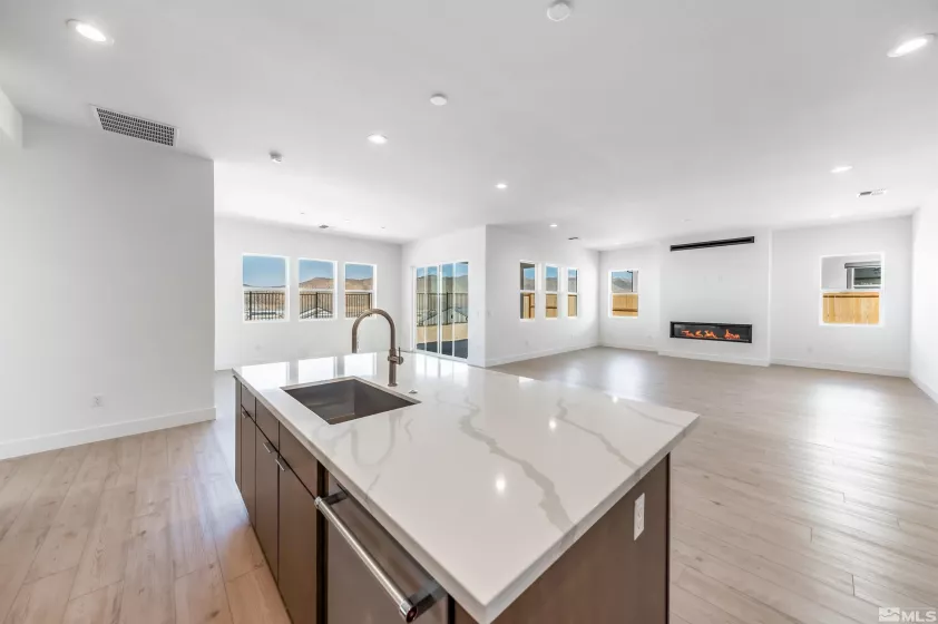 11565 Vinegar Peak, Sparks, Nevada 89441, 4 Bedrooms Bedrooms, ,4 BathroomsBathrooms,Residential,Residential,Vinegar Peak,240013620