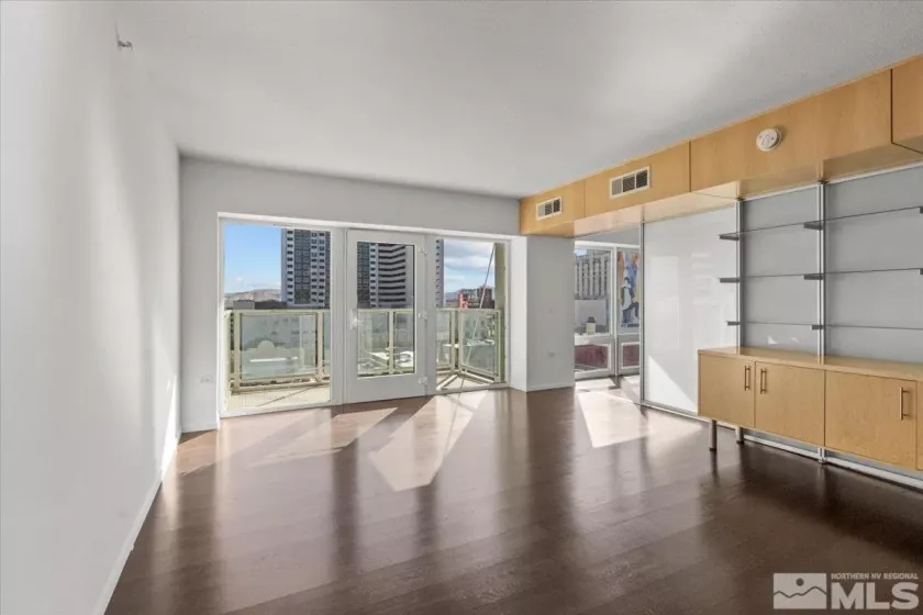 255 Sierra, Reno, Nevada 89501, 1 Bedroom Bedrooms, ,1 BathroomBathrooms,Residential,Residential,Sierra,240012466