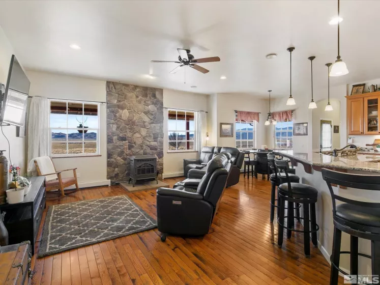 6900 Grass Valley, Reno, Nevada 89510, 4 Bedrooms Bedrooms, ,3 BathroomsBathrooms,Residential,Residential,Grass Valley,240012422