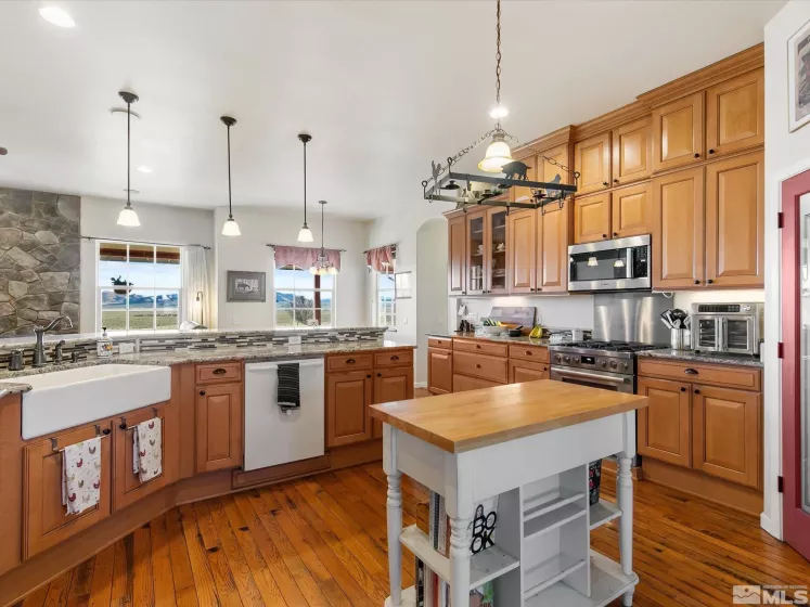 6900 Grass Valley, Reno, Nevada 89510, 4 Bedrooms Bedrooms, ,3 BathroomsBathrooms,Residential,Residential,Grass Valley,240012422