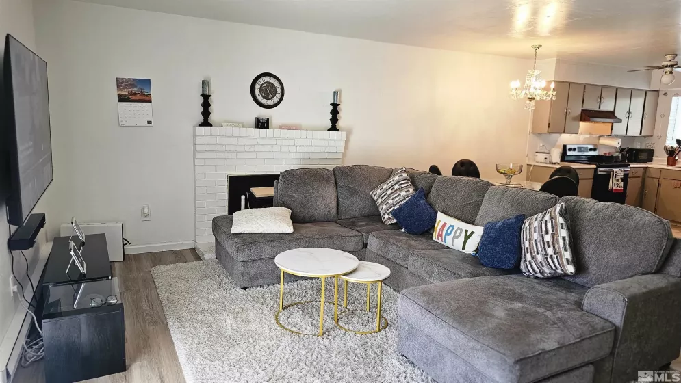 387 Smithridge, Reno, Nevada 89502, 2 Bedrooms Bedrooms, ,2 BathroomsBathrooms,Residential,Residential,Smithridge,240012403