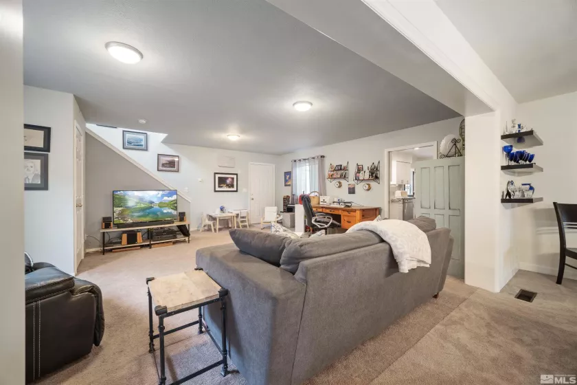 2075 Lakeside, Reno, Nevada 89509, 4 Bedrooms Bedrooms, ,4 BathroomsBathrooms,Residential,Residential,Lakeside,250001724