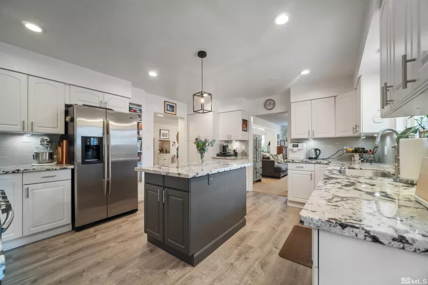 2075 Lakeside, Reno, Nevada 89509, 4 Bedrooms Bedrooms, ,4 BathroomsBathrooms,Residential,Residential,Lakeside,250001724