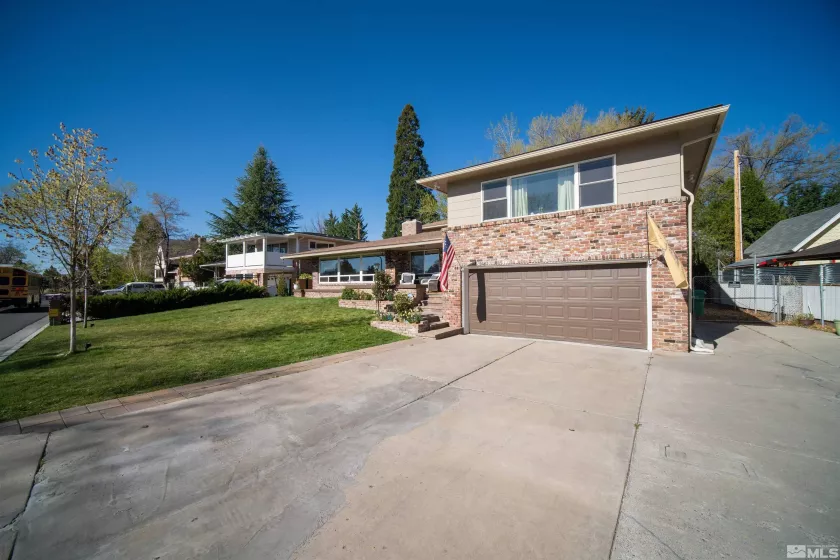 2075 Lakeside, Reno, Nevada 89509, 4 Bedrooms Bedrooms, ,4 BathroomsBathrooms,Residential,Residential,Lakeside,250001724