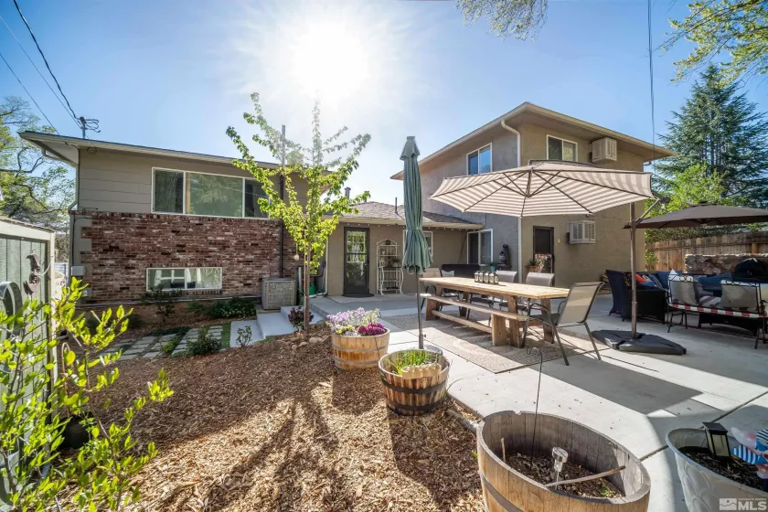 2075 Lakeside, Reno, Nevada 89509, 4 Bedrooms Bedrooms, ,4 BathroomsBathrooms,Residential,Residential,Lakeside,250001724