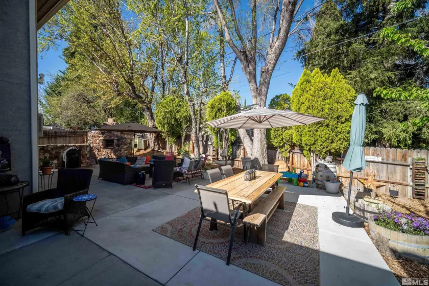 2075 Lakeside, Reno, Nevada 89509, 4 Bedrooms Bedrooms, ,4 BathroomsBathrooms,Residential,Residential,Lakeside,250001724
