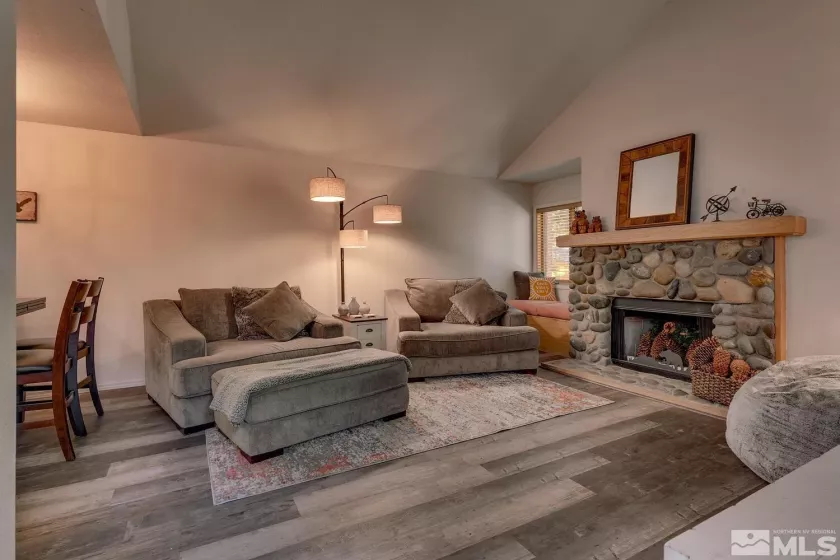 931 Incline, Incline Village, Nevada 89451, 2 Bedrooms Bedrooms, ,2 BathroomsBathrooms,Residential,Residential,Incline,240010849