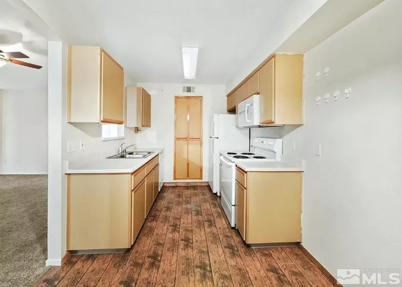 6850 Sharlands, Reno, Nevada 89523, 2 Bedrooms Bedrooms, ,2 BathroomsBathrooms,Residential,Residential,Sharlands,230013794