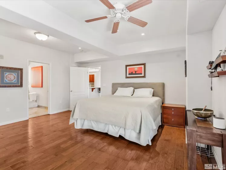 200 2nd, Reno, Nevada 89501, 2 Bedrooms Bedrooms, ,3 BathroomsBathrooms,Residential,Residential,2nd,250005366