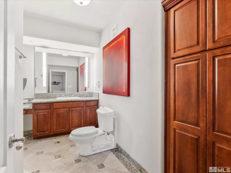 200 2nd, Reno, Nevada 89501, 2 Bedrooms Bedrooms, ,3 BathroomsBathrooms,Residential,Residential,2nd,250005366