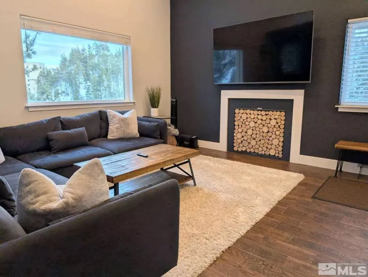416 Quaking Aspen, Stateline, Nevada 89449, 3 Bedrooms Bedrooms, ,2 BathroomsBathrooms,Residential,Residential,Quaking Aspen,250005354