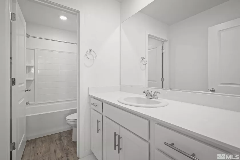 583 Iris Rainbow, Reno, Nevada 89506, 3 Bedrooms Bedrooms, ,3 BathroomsBathrooms,Residential,Residential,Iris Rainbow,250005323