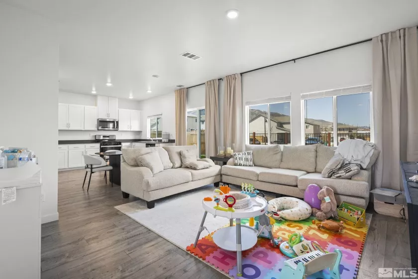 583 Iris Rainbow, Reno, Nevada 89506, 3 Bedrooms Bedrooms, ,3 BathroomsBathrooms,Residential,Residential,Iris Rainbow,250005323