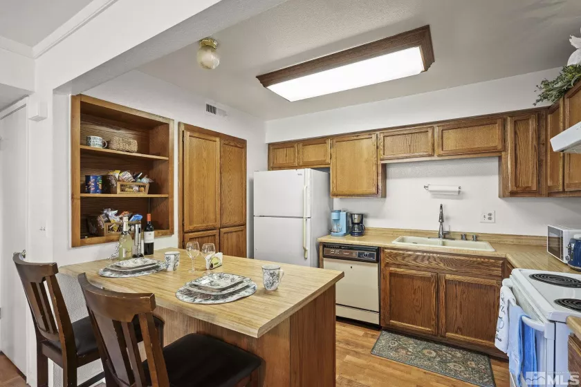 1465 Peckham, Reno, Nevada 89502, 1 Bedroom Bedrooms, ,1 BathroomBathrooms,Residential,Residential,Peckham,250005311