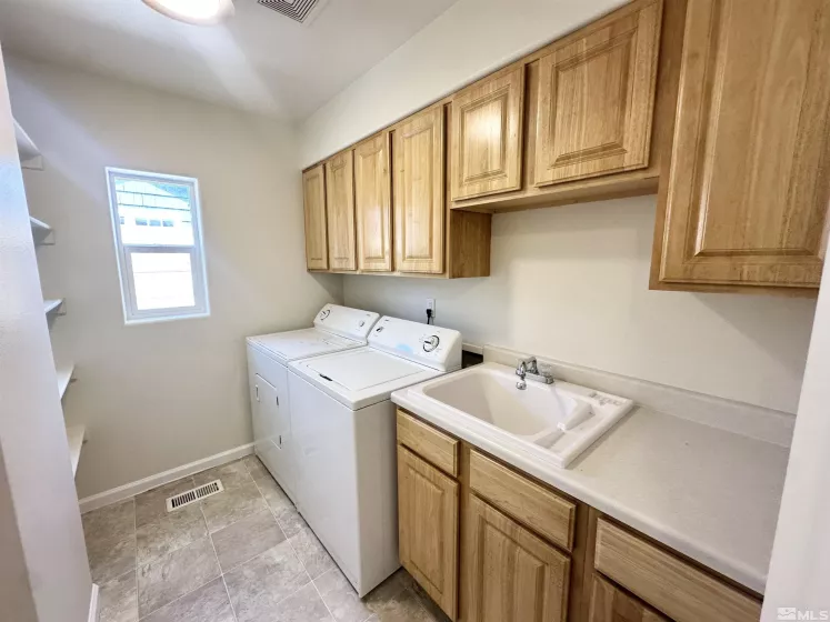 520 Taylor, Reno, Nevada 89502, 2 Bedrooms Bedrooms, ,2 BathroomsBathrooms,Residential,Residential,Taylor,250005281