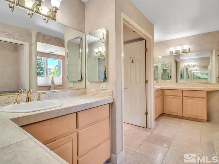 2424 Manhattan, Carson City, Nevada 89703, 5 Bedrooms Bedrooms, ,5 BathroomsBathrooms,Residential,Residential,Manhattan,250005189