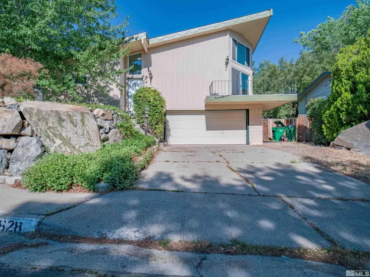 628 Highland, Carson City, Nevada 89703, 3 Bedrooms Bedrooms, ,2 BathroomsBathrooms,Residential,Residential,Highland,240000447
