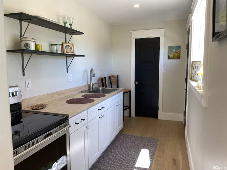 5650 Wedekind, Sparks, Nevada 89431, 4 Bedrooms Bedrooms, ,3 BathroomsBathrooms,Residential,Residential,Wedekind,240013096