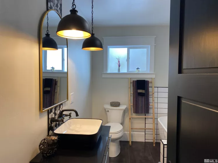 5650 Wedekind, Sparks, Nevada 89431, 4 Bedrooms Bedrooms, ,3 BathroomsBathrooms,Residential,Residential,Wedekind,240013096