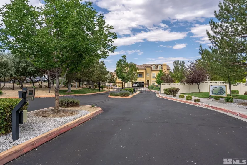 1325 Meadows, Reno, Nevada 89521, 1 Bedroom Bedrooms, ,1 BathroomBathrooms,Residential,Residential,Meadows,250004999