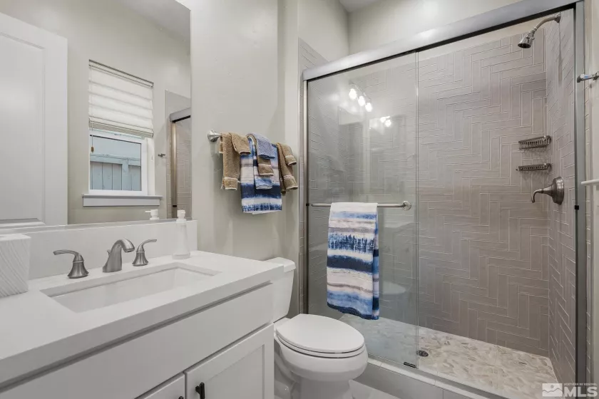 718 Pleasant Oak, Reno, Nevada 89511, 3 Bedrooms Bedrooms, ,4 BathroomsBathrooms,Residential,Residential,Pleasant Oak,240014736