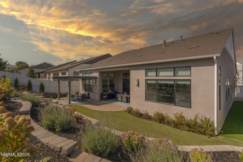 718 Pleasant Oak, Reno, Nevada 89511, 3 Bedrooms Bedrooms, ,4 BathroomsBathrooms,Residential,Residential,Pleasant Oak,240014736