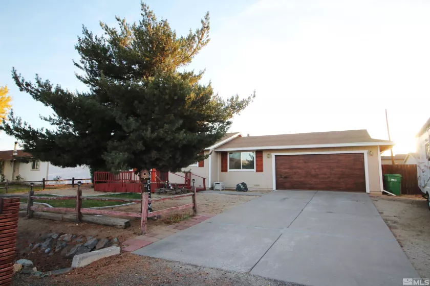 27 Amanda, Sparks, Nevada 89436, 2 Bedrooms Bedrooms, ,1 BathroomBathrooms,Residential,Residential,Amanda,240013525