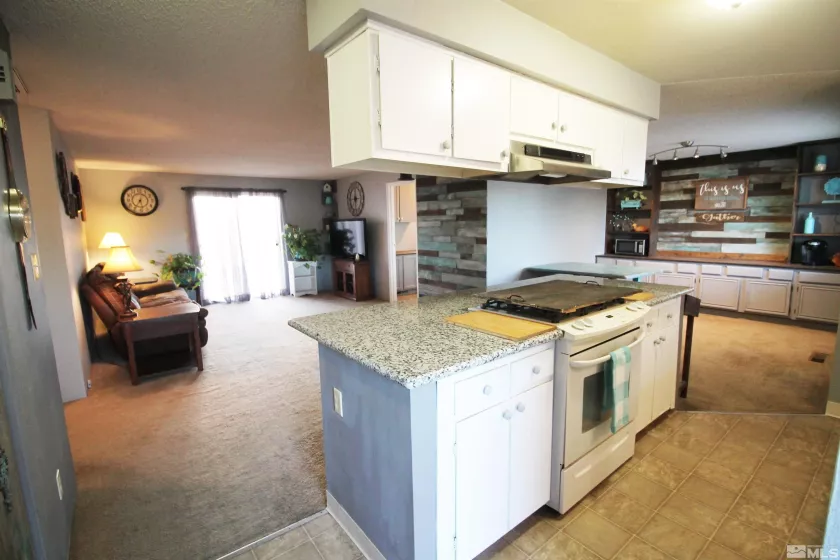 27 Amanda, Sparks, Nevada 89436, 2 Bedrooms Bedrooms, ,1 BathroomBathrooms,Residential,Residential,Amanda,240013525