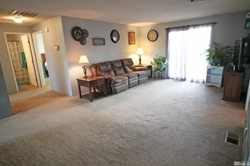 27 Amanda, Sparks, Nevada 89436, 2 Bedrooms Bedrooms, ,1 BathroomBathrooms,Residential,Residential,Amanda,240013525