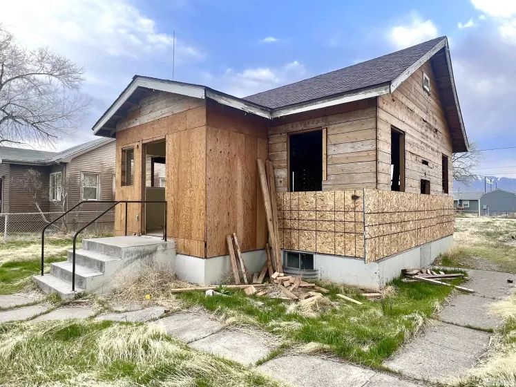 460 5th, Battle Mountain, Nevada 89820, 2 Bedrooms Bedrooms, ,1 BathroomBathrooms,Residential,Residential,5th,250004812