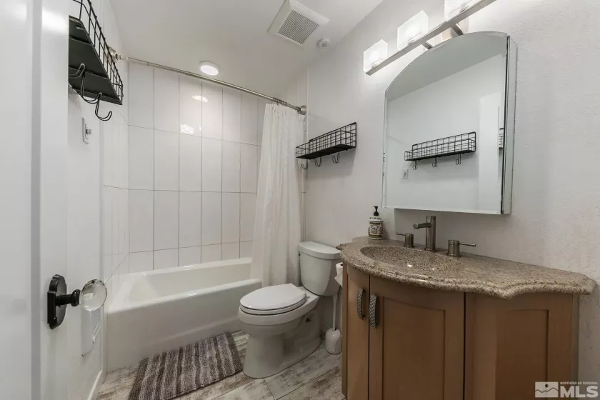 989 Tahoe, Incline Village, Nevada 89451, 3 Bedrooms Bedrooms, ,2 BathroomsBathrooms,Residential,Residential,Tahoe,250005115