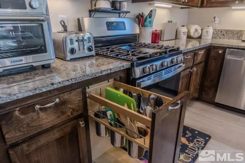 1117 Dixie, Fernley, Nevada 89408, 3 Bedrooms Bedrooms, ,2 BathroomsBathrooms,Residential,Residential,Dixie,250005104