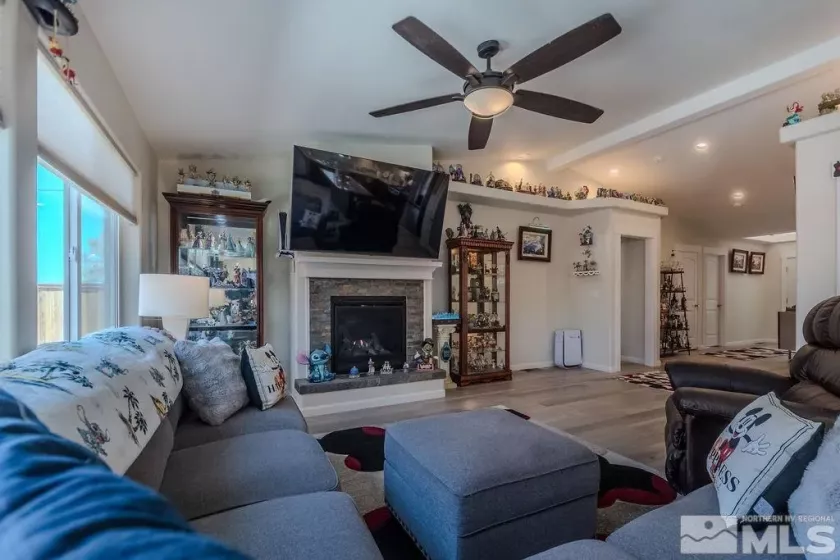 1117 Dixie, Fernley, Nevada 89408, 3 Bedrooms Bedrooms, ,2 BathroomsBathrooms,Residential,Residential,Dixie,250005104